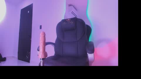 Estrella online show from 11-30-25, 01:15