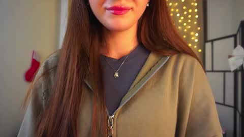 Snapshot of estrellabecnel chatting on 12-17-25, 08:48 Anna online show from 12-17-25, 08:48