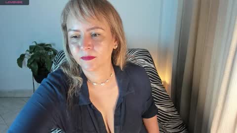 - E S T R E L L A  M I L F - online show from 11-11-25, 02:44