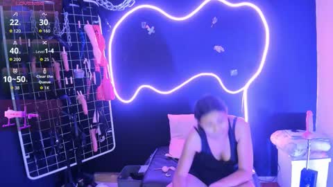 Cloe and Megan online show from 10-06-25, 07:11