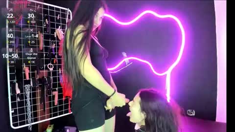 Cloe and Megan online show from 11-06-25, 11:04