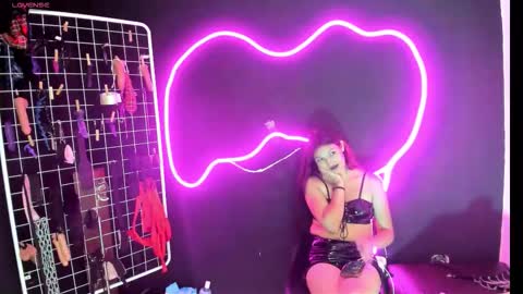 Cloe and Megan online show from 11-13-25, 08:41