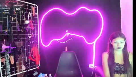 Cloe and Megan online show from 11-14-25, 10:18