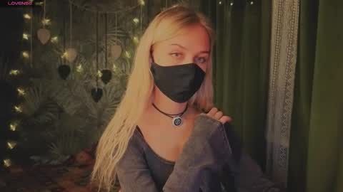 Snapshot of eternalophelia chatting on 02-07-26, 10:35 Sophia online show from 02-07-26, 10:35