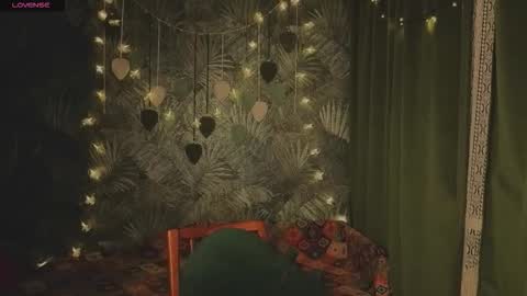 Snapshot of eternalophelia chatting on 02-18-26, 09:11 Sophia online show from 02-18-26, 09:11