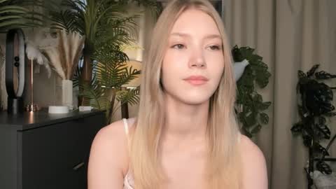 Natalie online show from 09-27-25, 05:45