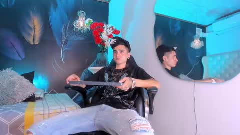 Snapshot of ethan_boy_ chatting on 12-19-25, 09:33 Ethan online show from 12-19-25, 09:33