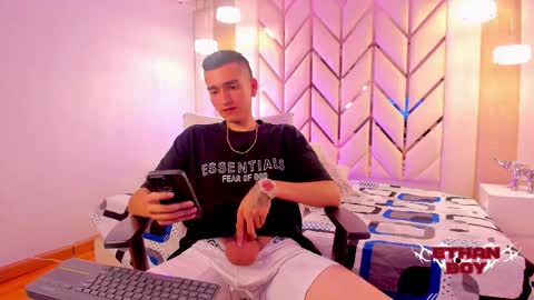 Snapshot of ethan_boy_ chatting on 02-07-26, 08:23 Ethan online show from 02-07-26, 08:23