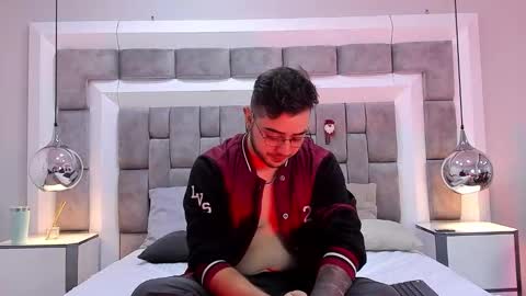 ethan_greys online show from 11-19-25, 03:50