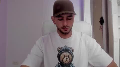 Snapshot of ethan_mullers1 chatting on 01-31-25, 07:51 Ethan Muller online show from 01-31-25, 07:51