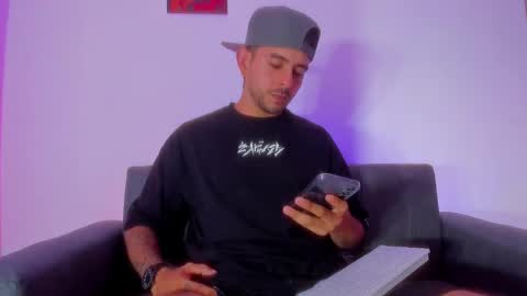 Snapshot of ethan_mullers1 chatting on 02-10-25, 07:49 Ethan Muller online show from 02-10-25, 07:49