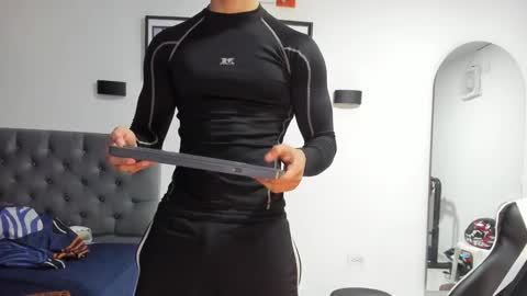 ethan_smitth1 online show from 01-19-25, 09:23