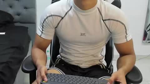 ethan_smitth1 online show from 02-22-25, 08:42