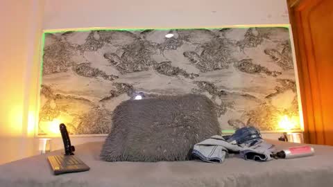 ethan_thouse online show from 10-12-25, 03:38