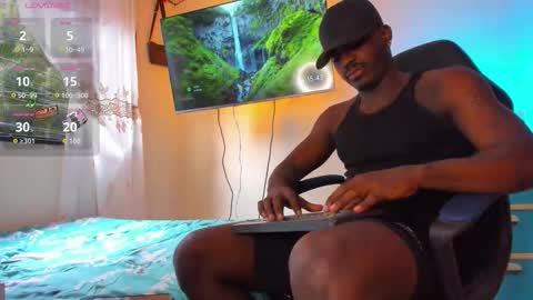 ethan travis online show from 11-11-25, 08:42