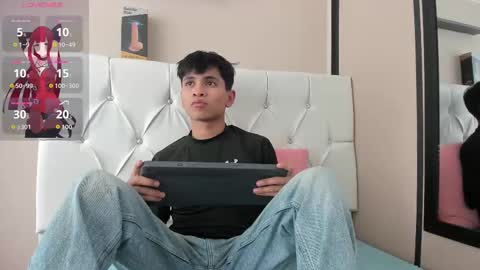 Snapshot of ethan_westt chatting on 09-11-25, 08:31 Ethan online show from 09-11-25, 08:31