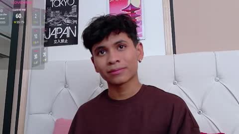 Snapshot of ethan_westt chatting on 11-12-25, 08:19 Ethan online show from 11-12-25, 08:19