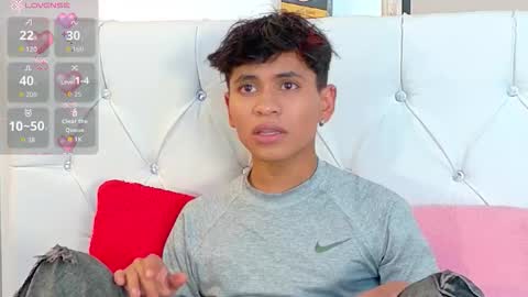 Snapshot of ethan_westt chatting on 11-15-25, 08:49 Ethan online show from 11-15-25, 08:49