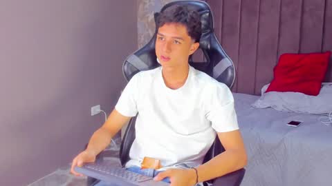 ethanlowell online show from 02-21-25, 07:54