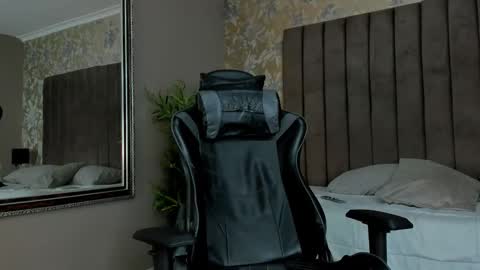 ethanlowell online show from 09-27-25, 05:56