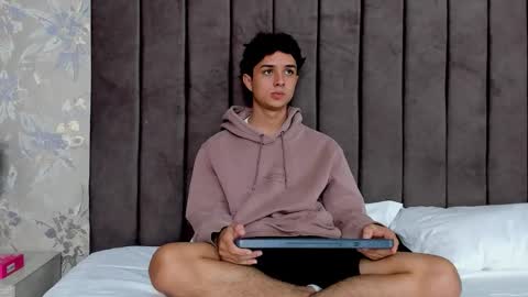 ethanlowell online show from 11-28-25, 05:32