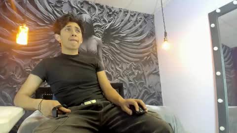 Snapshot of ethann1_ chatting on 10-21-25, 04:19 ETHAN online show from 10-21-25, 04:19