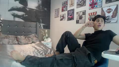 Snapshot of ethann1_ chatting on 10-22-25, 04:24 ETHAN online show from 10-22-25, 04:24