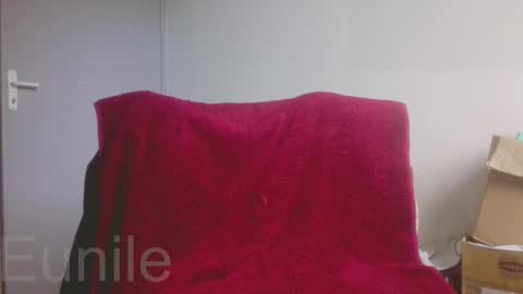 eunile online show from 10-23-25, 02:49