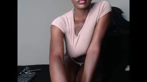 Snapshot of euphoric_cosmos chatting on 11-28-25, 08:17 euphoria online show from 11-28-25, 08:17