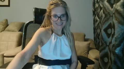 eva2323 online show from 01-15-25, 03:50