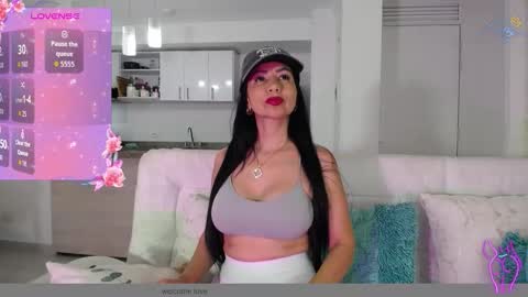 Snapshot of eva_45love chatting on 02-11-26, 04:45 Eva online show from 02-11-26, 04:45