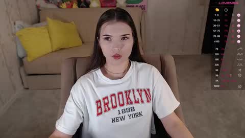 Snapshot of eva_davie chatting on 10-12-25, 03:00 Eva online show from 10-12-25, 03:00