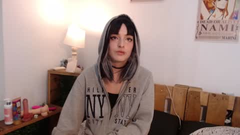 Snapshot of eva_halsey chatting on 12-04-24, 02:20 E V A online show from 12-04-24, 02:20