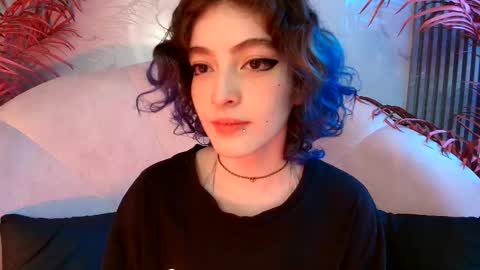 Snapshot of eva_halsey chatting on 10-20-25, 07:47 E V A online show from 10-20-25, 07:47