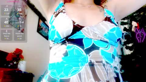 Snapshot of eva_hoot1 chatting on 11-25-25, 03:34 EVA online show from 11-25-25, 03:34