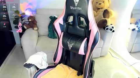 Eva   online show from 10-17-25, 01:31