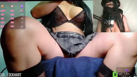 Snapshot of eva_lockhart chatting on 11-09-25, 07:56 Eva online show from 11-09-25, 07:56