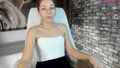 Snapshot of eva_melow chatting on 11-12-25, 02:06 Eva online show from 11-12-25, 02:06