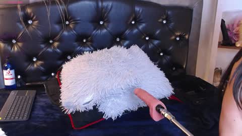 Snapshot of eva_notty_ chatting on 12-29-24, 03:46 Eva Notty online show from 12-29-24, 03:46