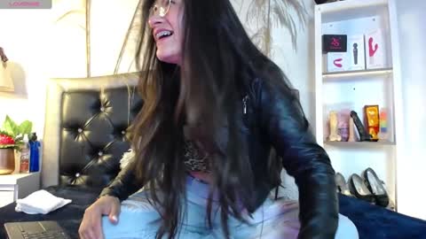 Snapshot of eva_notty_ chatting on 02-01-25, 12:58 Eva Notty online show from 02-01-25, 12:58