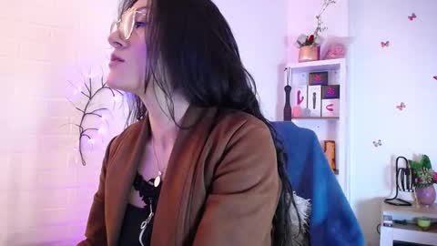 Snapshot of eva_notty_ chatting on 09-12-25, 01:22 Eva Notty online show from 09-12-25, 01:22