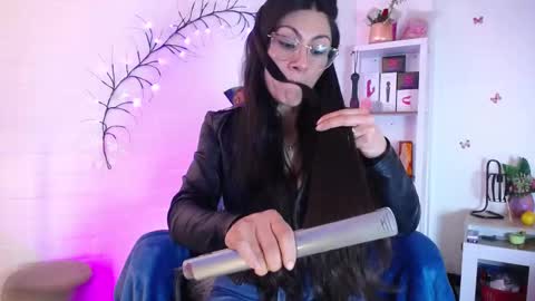Snapshot of eva_notty_ chatting on 09-18-25, 03:36 Eva Notty online show from 09-18-25, 03:36