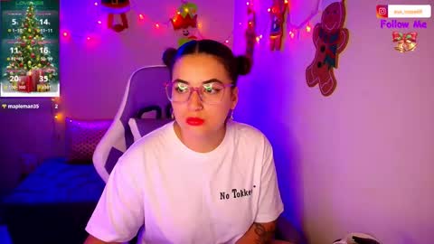 Eva  online show from 12-04-25, 11:08