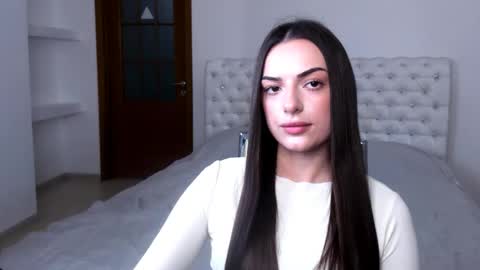 Snapshot of eva_rossee_ chatting on 01-28-25, 01:27 Eva online show from 01-28-25, 01:27