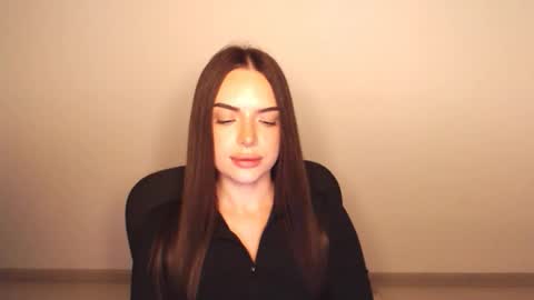 Snapshot of eva_rossee_ chatting on 10-01-25, 05:19 Eva online show from 10-01-25, 05:19