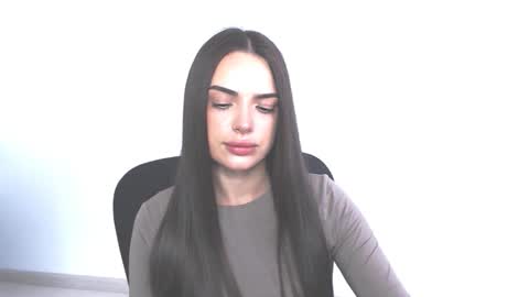 Snapshot of eva_rossee_ chatting on 11-25-25, 11:43 Eva online show from 11-25-25, 11:43