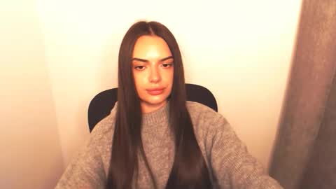 Snapshot of eva_rossee_ chatting on 11-27-25, 06:32 Eva online show from 11-27-25, 06:32