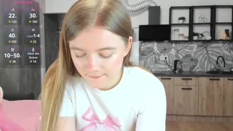 Snapshot of eva_tomiok chatting on 12-19-24, 09:40 Eva online show from 12-19-24, 09:40