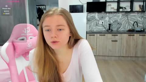 Snapshot of eva_tomiok chatting on 12-21-24, 05:25 Eva online show from 12-21-24, 05:25