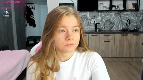 Snapshot of eva_tomiok chatting on 01-04-25, 06:52 Eva online show from 01-04-25, 06:52